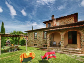 Apartment in Tuscan style with view of the hills and near a village